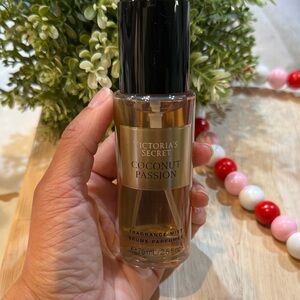Victoria's Secret Coconut Passion Fragrance Spary